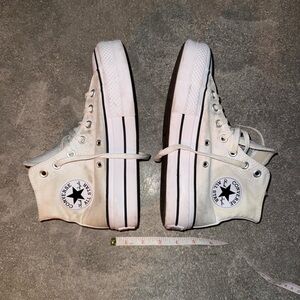 Converse Chuck 70 High Top – White with Navy Trim – Women’s 6.5